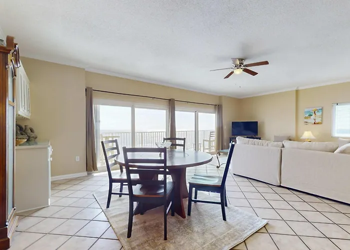 Bright & Attractive In Gulf-front Building With Pool & Spacious Balcony *