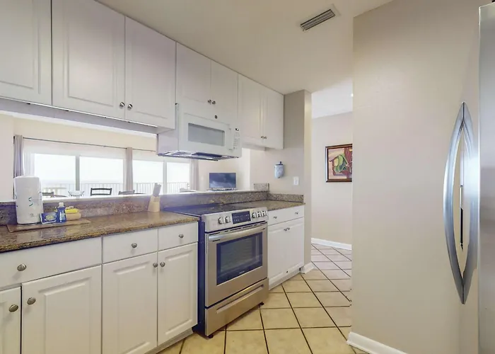 Bright & Attractive In Gulf-front Building With Pool & Spacious Balcony Gulf Shores