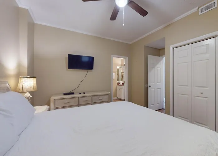 Bright & Attractive In Gulf-front Building With Pool & Spacious Balcony *