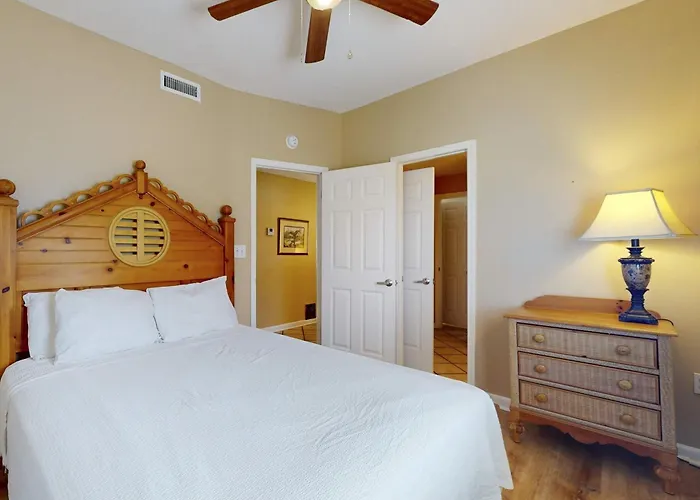 Holiday home Bright & Attractive In Gulf-front Building With Pool & Spacious Balcony *