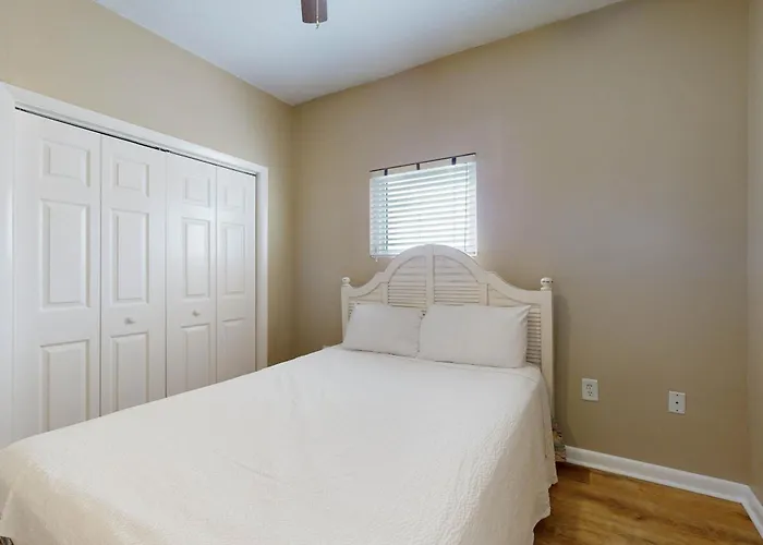Bright & Attractive In Gulf-front Building With Pool & Spacious Balcony * Gulf Shores