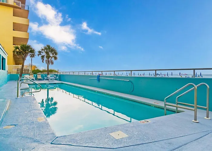 Bright & Attractive In Gulf-front Building With Pool & Spacious Balcony
